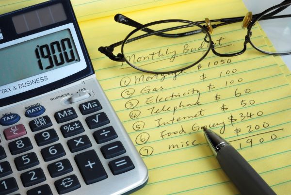 How to Create and Stick to a Family Budget